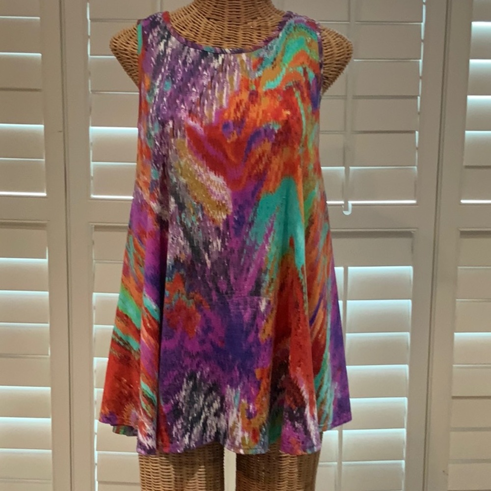 New Directions Sleeveless Graphic Tunic